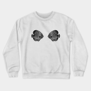 Discus Fish in Love - fish lovers animal design Crewneck Sweatshirt